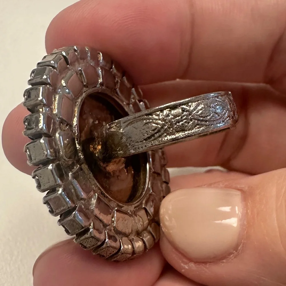 TOVA - Silver Plated Amethyst & VioletCrystal Encircled Sun Face Statement Ring - Picture 13 of 16